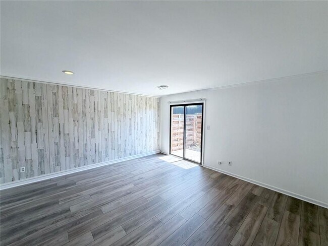 Foto del edificio - 3925 Mountain View Rd