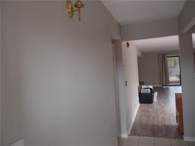 Building Photo - 650 E Greenwich Ave