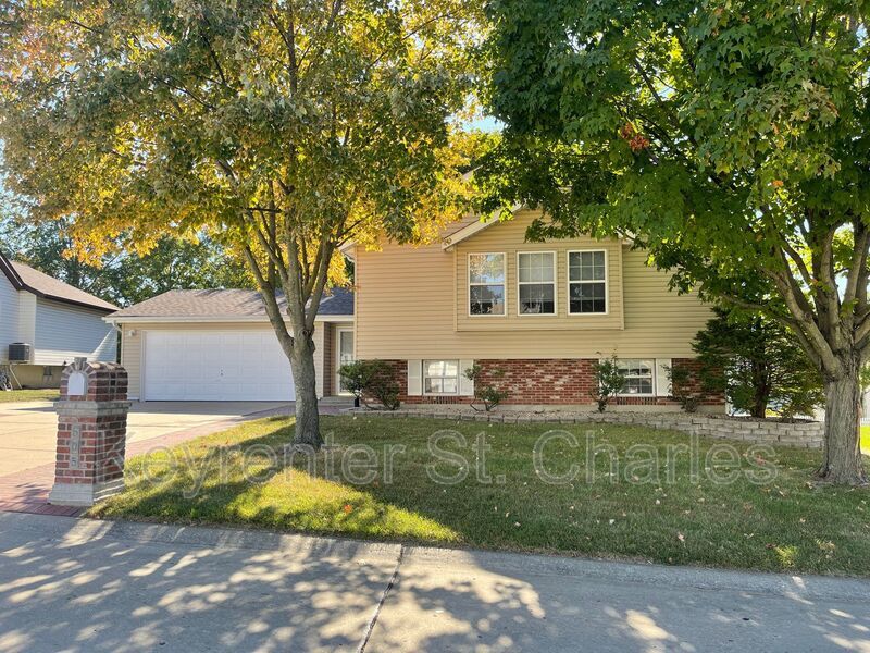 505 Hidden Lake Dr, St. Peters, MO 63304 House Rental in St. Peters