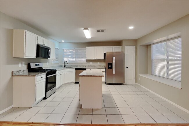 Building Photo - 6910 Norvara Trail