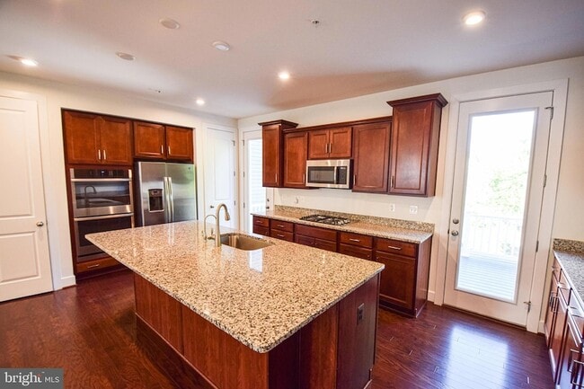 Building Photo - 1438 Honeylocust Dr