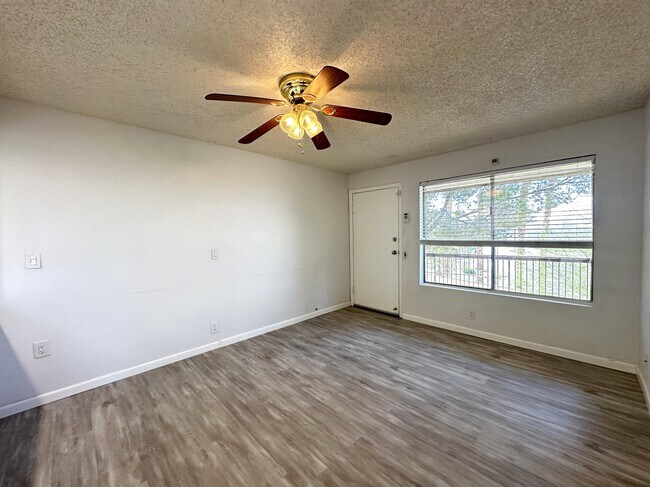 Foto del edificio - 64281 Spyglass Ave