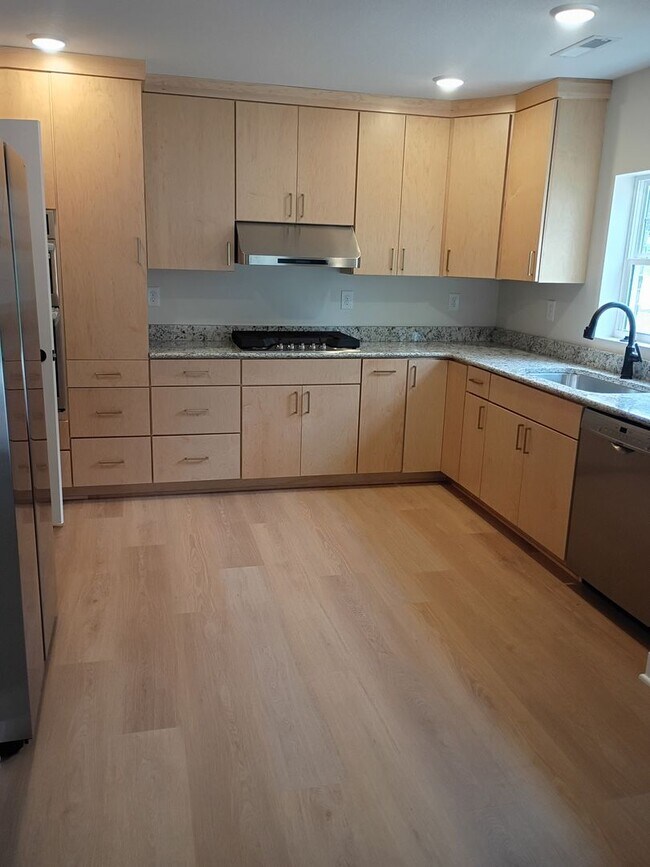 Foto del edificio - 636 Snowflower Cir