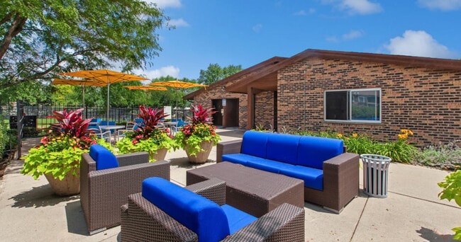 Building Photo - Briarbrook