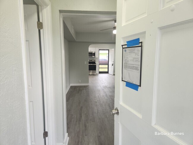 Building Photo - 3 bedroom 1 bath