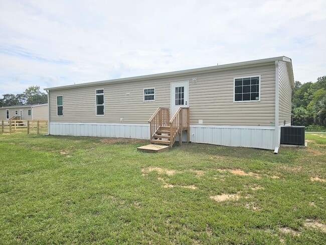 Building Photo - Welcome Home! Spacious 3-Bed, 2-Bath Split Floor Plan on ¾ Acre Lot
