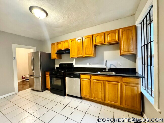 Building Photo - 76 Florida St