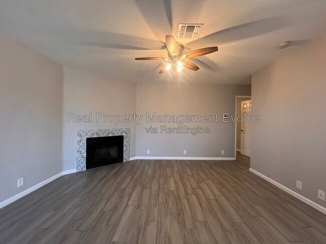 Foto del edificio - 408 W Blackhawk Dr