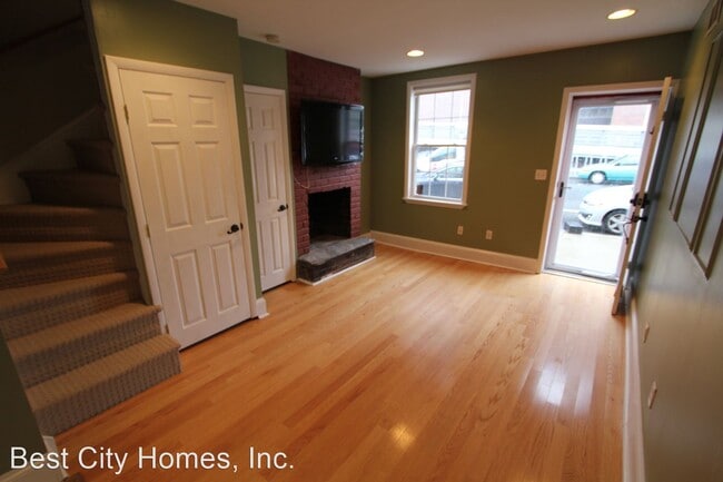 Building Photo - 2 br, 2 bath House - 2710 South Street