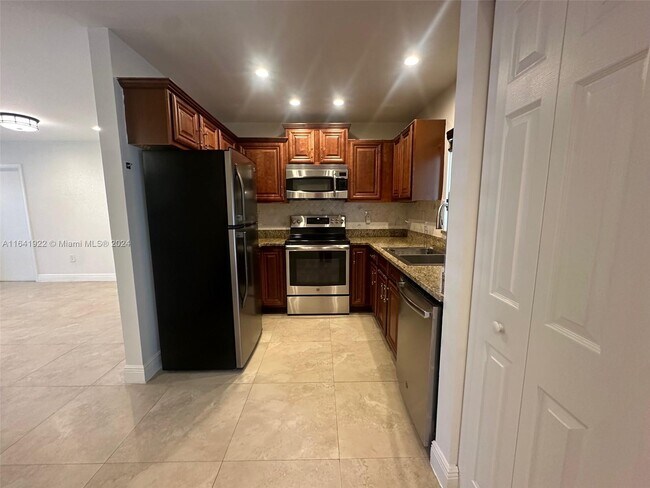 Foto del edificio - 19226 NW 91st Ct