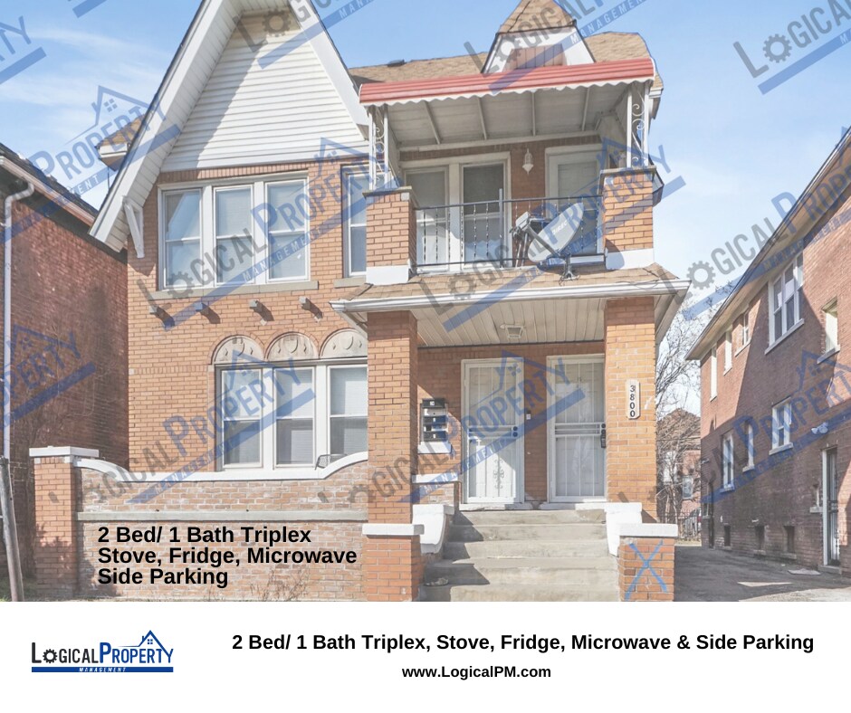 Primary Photo - 2 Bed/ 1 Bath Triplex w/ Stove, Fridge, Mi...