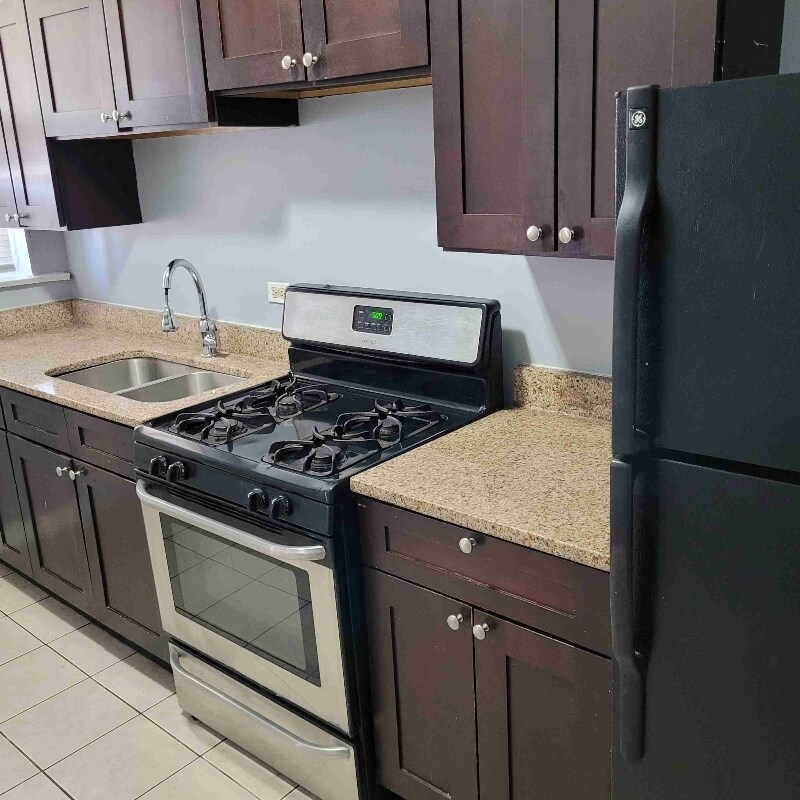Foto principal - 6619 S Greenwood Ave
