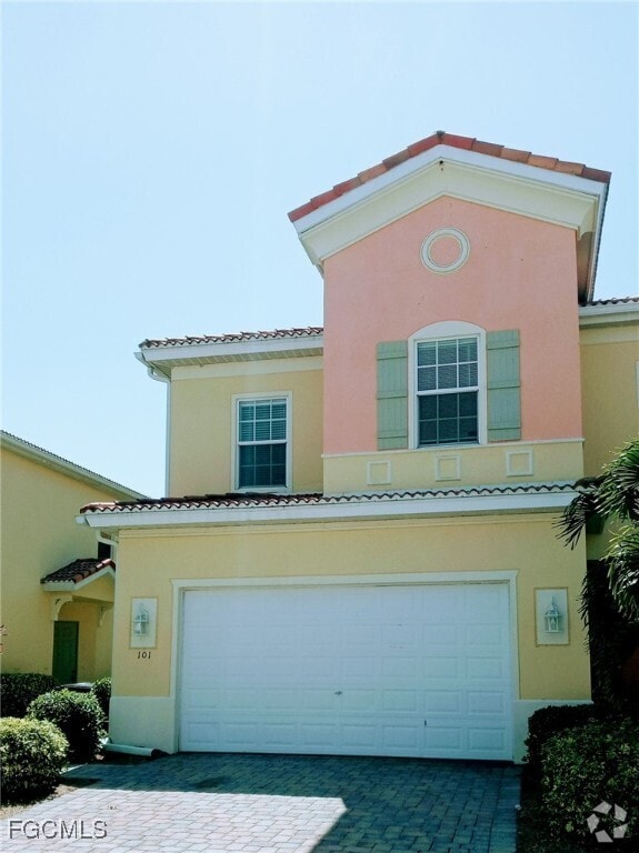 Building Photo - 9813 Quinta Artesa Way