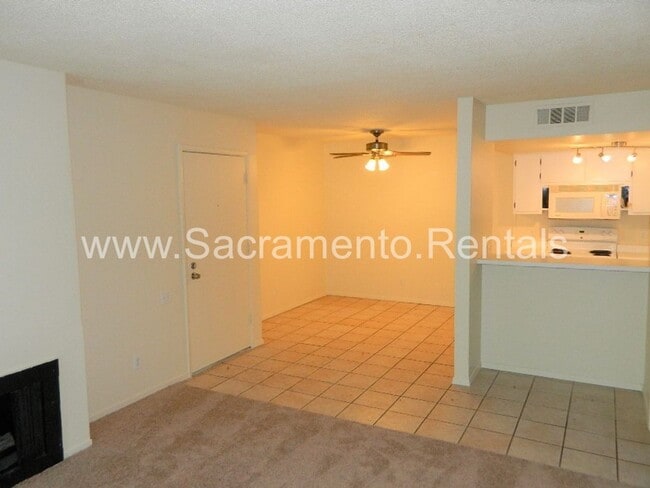 Building Photo - Charming Timberlake 1bd/1ba Condo - Near S...