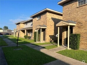 Building Photo - 126 Lakewood Dr