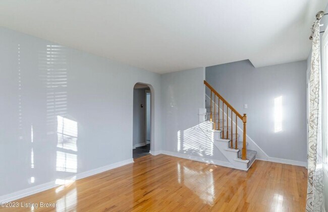 Foto del edificio - Charming 4-bedroom, 1-bathroom home locate...