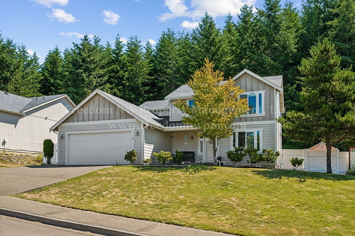 Foto principal - 704 Evergreen Place