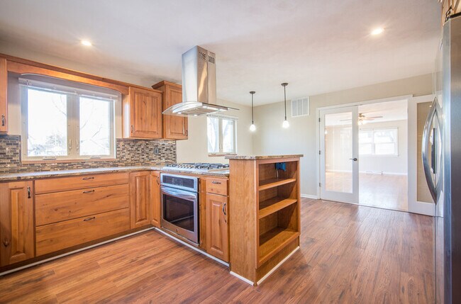 Building Photo - 5306 Madison St