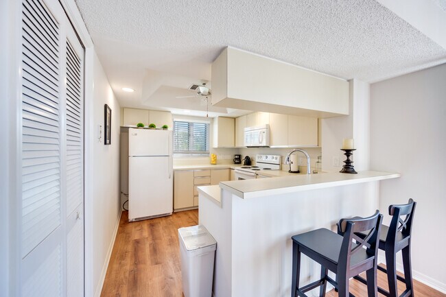 Foto del edificio - 1645 Spoonbill Ln