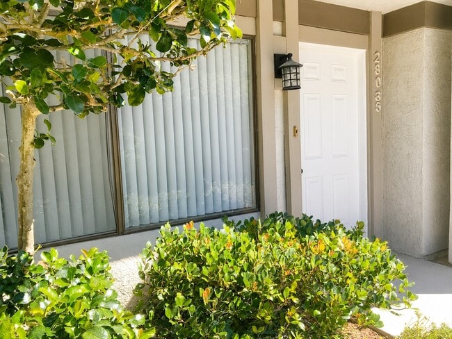 Building Photo - 28035 Ridgebluff Ct