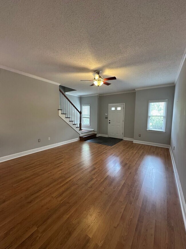 Foto del edificio - 2 bedroom, 2 1/2 bathroom condo