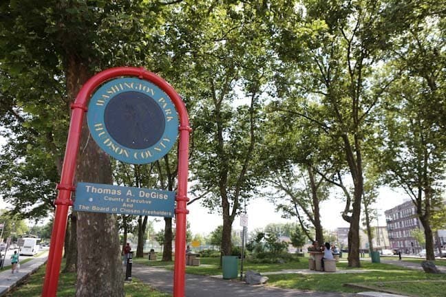 Building Photo - 409 Palisade Ave