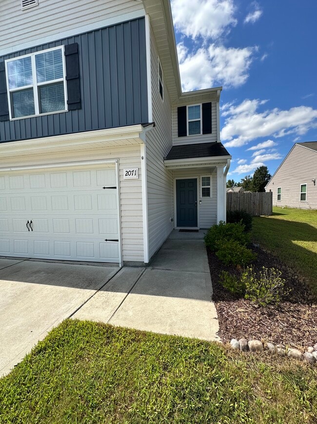 Building Photo - 2071 Alderman Way