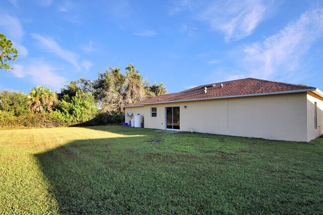 Foto del edificio - North Port Annual Home for Rent