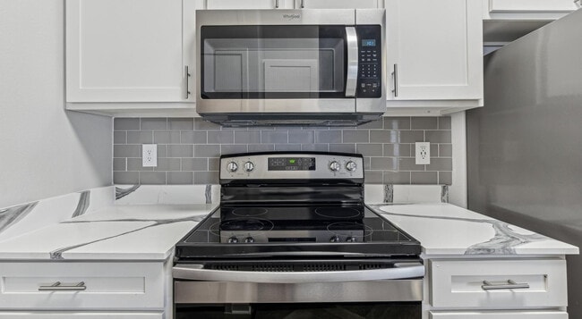 2BD, 2BA - 1170SF - Kitchen - The Link at Plano