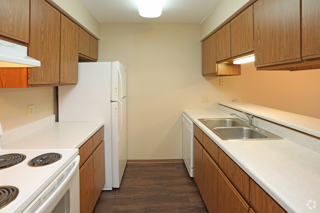 1BR, 1BA - 666 SF - Beadle West Apartments