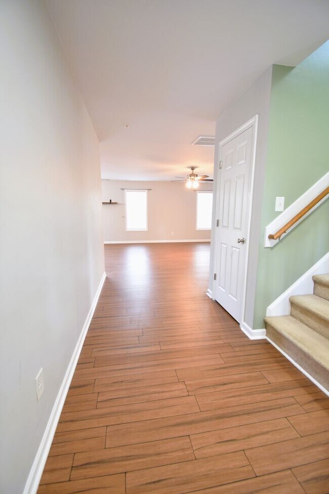 Foto del edificio - 3 Bedroom 2.5 Bathroom- Pets Considered