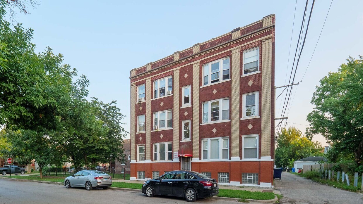 Primary Photo - 1843 W 54th St