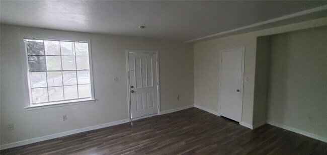Foto del edificio - 215 Linwood St