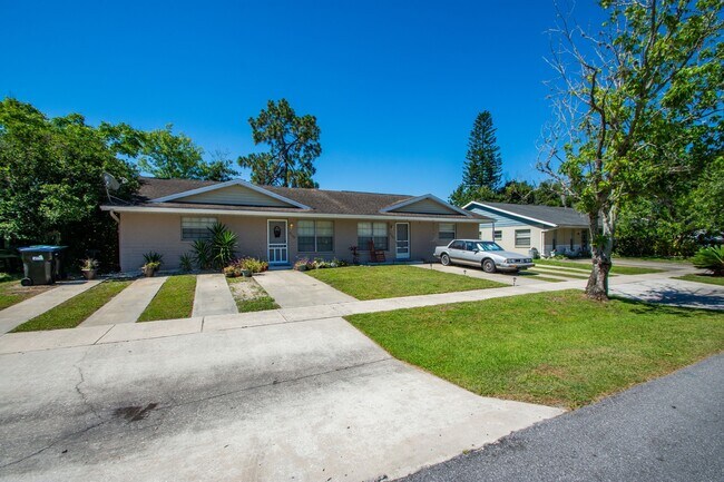 Foto del edificio - Available March! 2/2 Duplex near 408 and V...