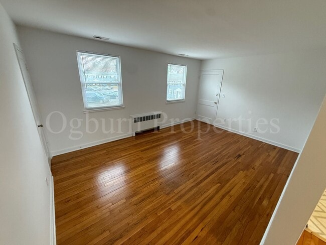 Foto del edificio - 2506-D Miller Park Cir-2BR/1BA-2nd Floor APT!!!