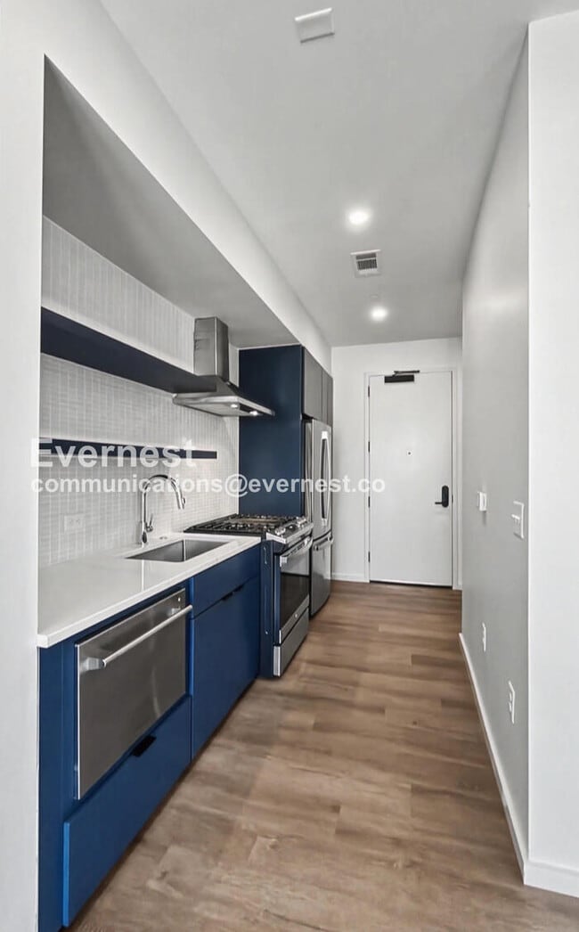 Building Photo - 500 Merritt Ave