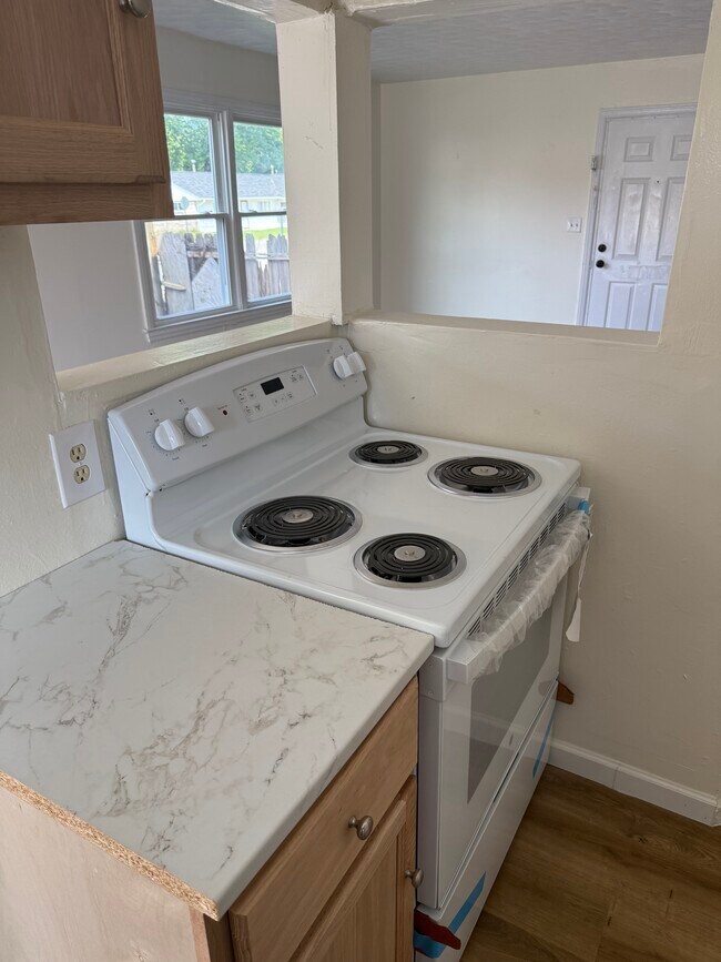 Kithchen - 1281 E 26th Ave