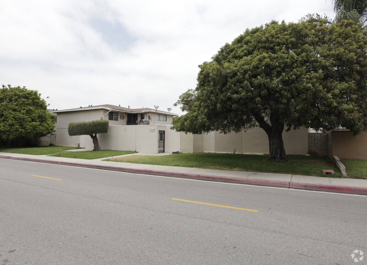 Foto del edificio - 2351-2355 E Garvey Ave N