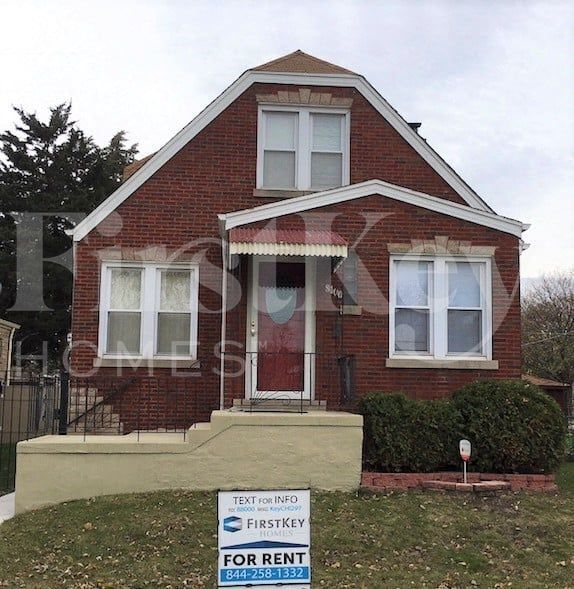 Foto principal - 8106 S Maplewood Ave