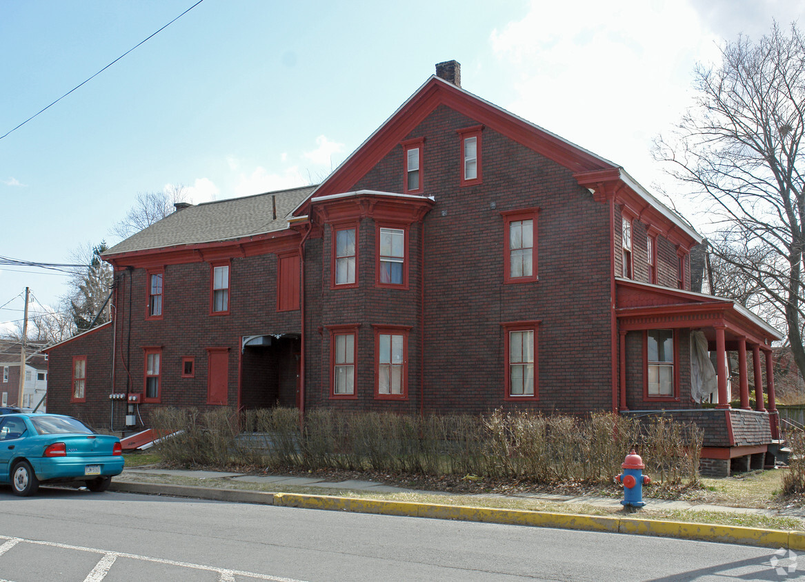 Building Photo - Apartments