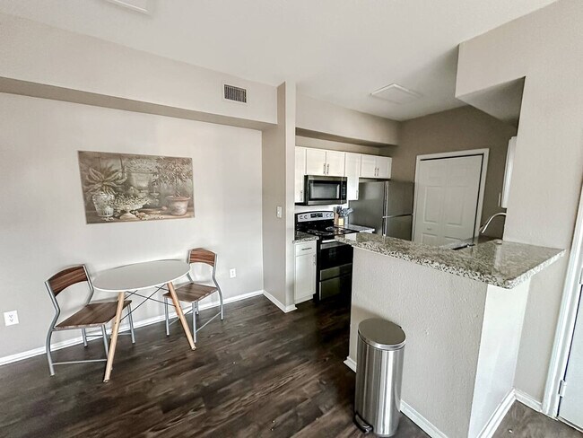 Foto del edificio - 6225 Saratoga Blvd