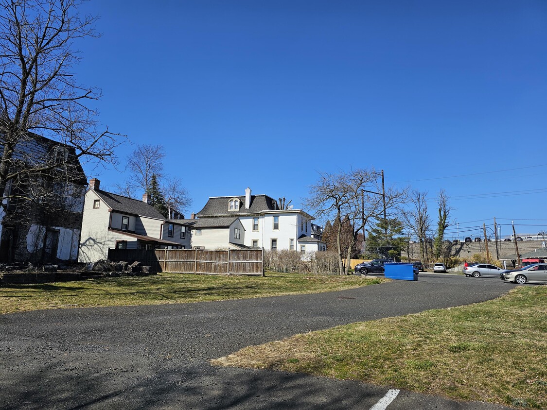 435 S Bethlehem Pike, Fort Washington, PA 19034 Townhome Rentals in Fort Washington PA