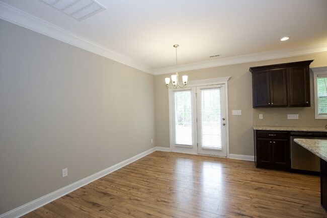 Building Photo - Beautiful home in Gated Community of Woodlake