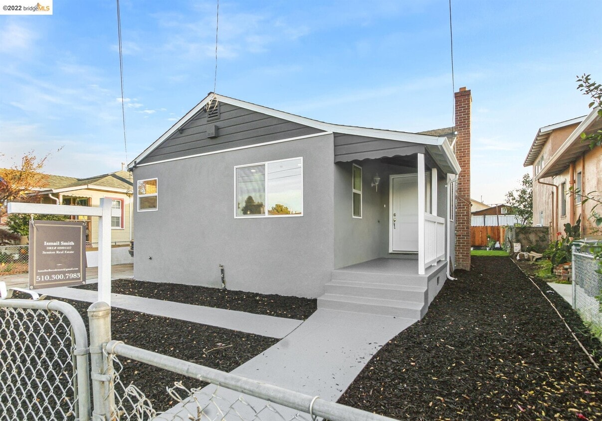 Primary Photo - 1022 103rd Ave