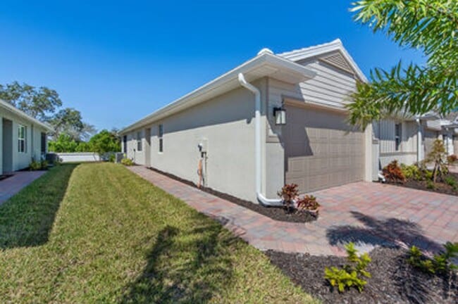Building Photo - 1093 Tranquil Brk Dr