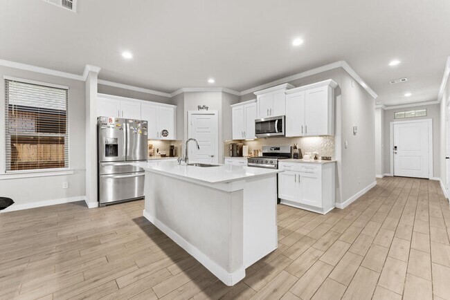 Building Photo - 2129 Trailhead Dr