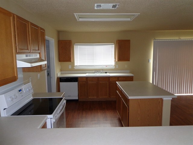 Building Photo - 17808 Grener Cove