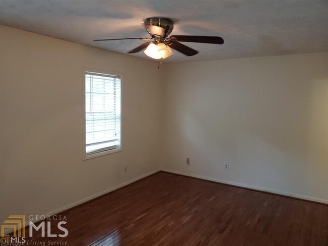 Building Photo - 2856 Spring Villa Ln