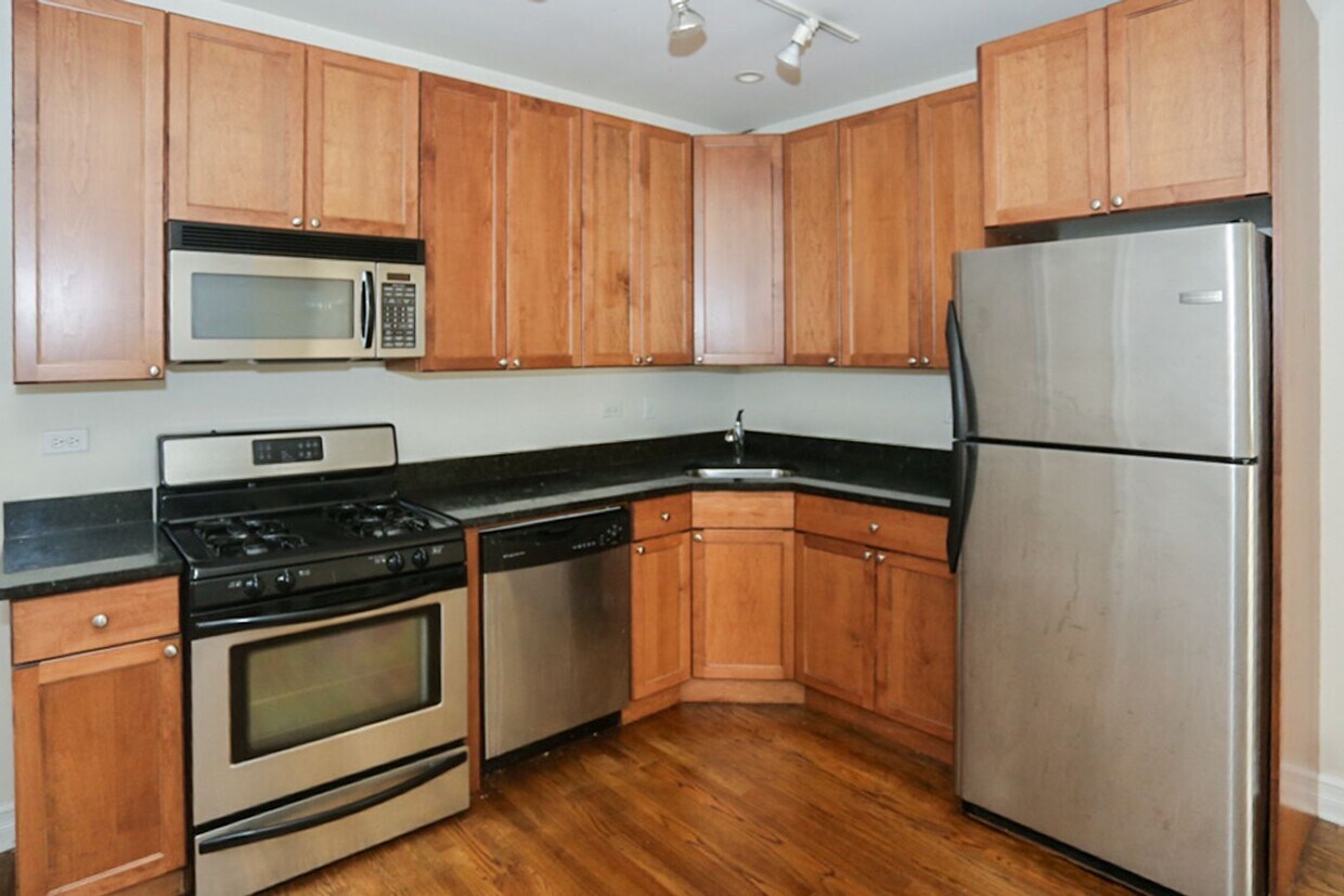 Foto principal - 3818 N Sheffield Ave