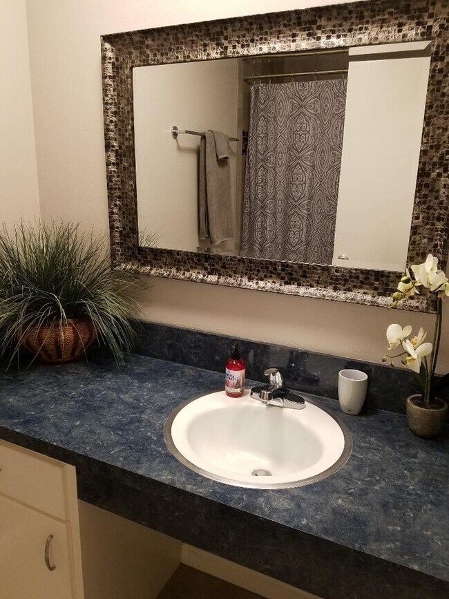 Foto del edificio - 355 Kalanianaole St